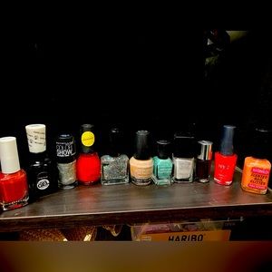 Ten nail polishes + 1 gel topcoat